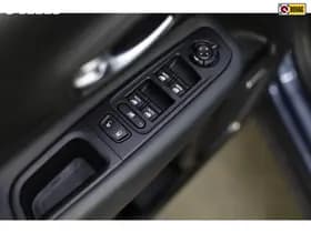 Jeep Renegade 4xe 240 Plug-in Hybrid Electric S thumbnail 9