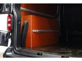 Volkswagen Transporter 2.0 TDI L2H1 DC Highline thumbnail 32