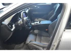 Volvo V60 2.0 T6 Plug-in hybrid AWD Plus Dark leer trekhaak !! thumbnail 17