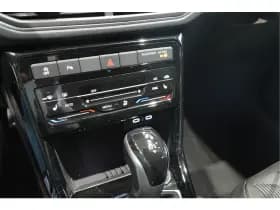 Volkswagen T-Cross 1.5 TSI 2X R-LINE navi camera trekhaak 17 inch 150 pk !! thumbnail 23