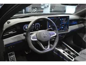 Volkswagen Passat Variant 2.0 TDI 3X R-LINE head up pano trekhaak 18 inch 150 pk !! thumbnail 21