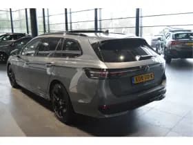 Volkswagen Passat Variant 2.0 TDI 3X R-LINE head up pano trekhaak 18 inch 150 pk !! thumbnail 6