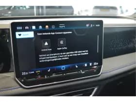 Volkswagen Tiguan 2.0 TDI 3X R-LINE Black Style camera 20 inch 150 pk !! thumbnail 20