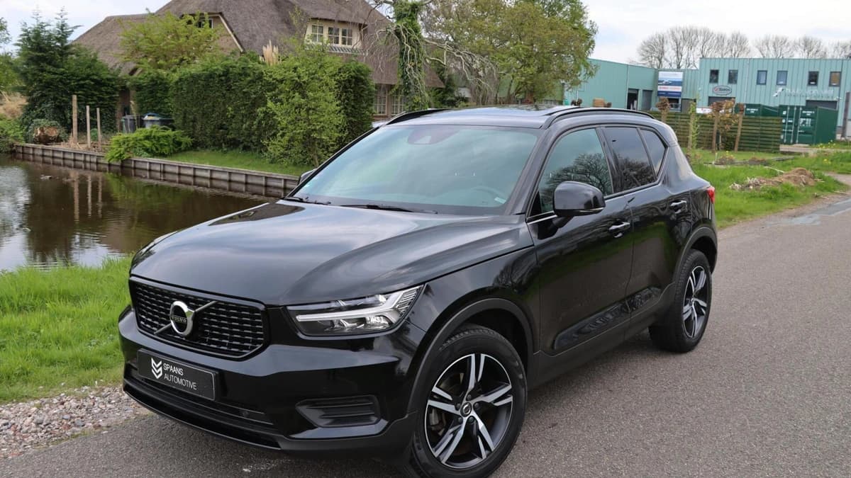 Volvo XC40 — foto 1