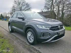 Volkswagen T-Roc thumbnail 3