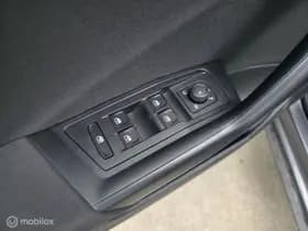 Volkswagen T-Roc thumbnail 25