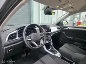 Volkswagen T-Roc thumbnail 6