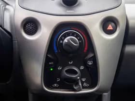 Peugeot 108 1.0 e- VTi Active 1e Eigenaar 25.600 + NAP NL- auto thumbnail 16