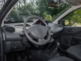 Renault Twingo 1.2 16V Parisienne 61.100 km +NAP NL- auto thumbnail 12