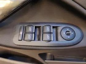 Ford C-Max 1.8- 16V Titanium Flexifuel 1e Eig. 89.100 km +NAP NL- auto thumbnail 12