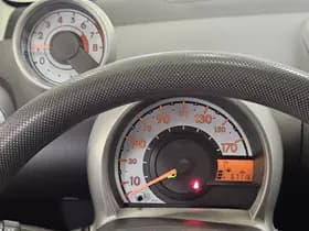 Peugeot 107 1.0 Active 1e Eig. 67.100 km +NAP NL- auto thumbnail 9