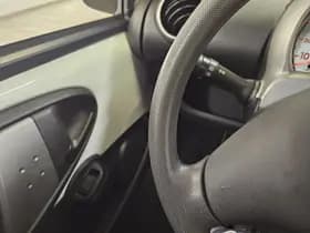 Peugeot 107 1.0 Active 1e Eig. 67.100 km +NAP NL- auto thumbnail 10