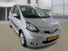 Toyota Aygo 1.0- 12V Comfort Navigator Automaat 1e Eig. 23.200 km +NAP thumbnail 2