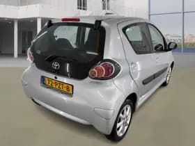 Toyota Aygo 1.0- 12V Comfort Navigator Automaat 1e Eig. 23.200 km +NAP thumbnail 3