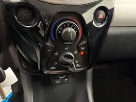 Peugeot 108 1.0 e- VTi Envy 71.895 km +NAP NL- auto thumbnail 10