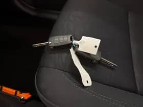 Hyundai Ix20 1.4i i- Vision 2e Eig. 72.700 km +NAP NL- auto thumbnail 21