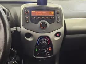 Citroen C1 1.0 e- VTi Feel 82.900 km +NAP NL- auto thumbnail 10