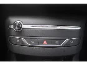 Peugeot 308 Sw 1.2 Puretech *Premium* | Leder | Camera | Trekhaak | Panorama | Carplay | Navigatie | Cruise & Climate Control | Privacy | thumbnail 11