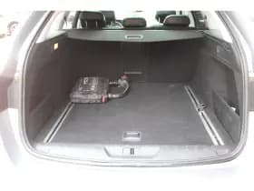 Peugeot 308 Sw 1.2 Puretech *Premium* | Leder | Camera | Trekhaak | Panorama | Carplay | Navigatie | Cruise & Climate Control | Privacy | thumbnail 14