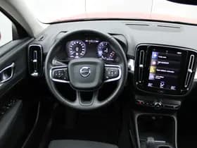 Volvo XC40 T3 Business Pro thumbnail 2