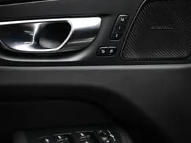 Volvo XC60 2.0 T6 Plug-in hybrid AWD Ultra Bright | PANORAMADAK | STUURVERWARMING | DAB | APPLE | 360 CAMERA thumbnail 34