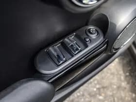 MINI Cooper Cabrio Mini 1.5 Chili Business thumbnail 19