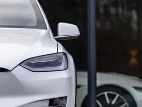 Tesla Model X Long Range thumbnail 4