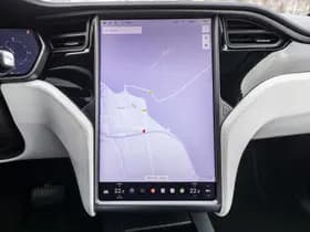 Tesla Model X Long Range thumbnail 36