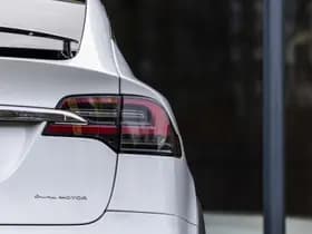 Tesla Model X Long Range thumbnail 7