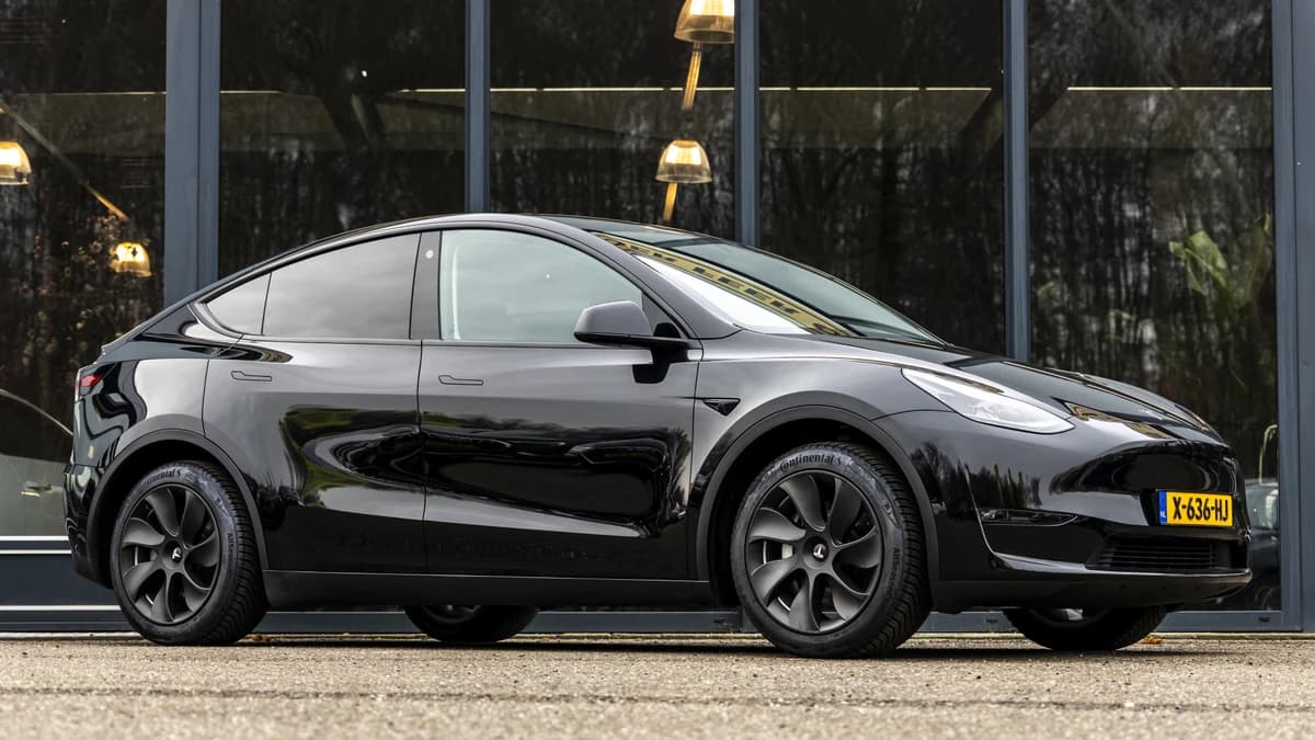 Tesla Model Y Long Range AWD 75 kWh — foto 1