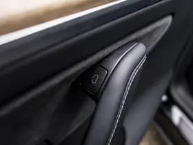 Tesla Model Y Long Range AWD 75 kWh thumbnail 17