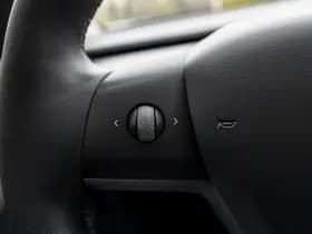 Tesla Model Y Long Range AWD 75 kWh thumbnail 22