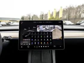 Tesla Model Y Long Range AWD 75 kWh thumbnail 28