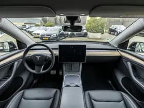 Tesla Model Y Long Range AWD 75 kWh thumbnail 36