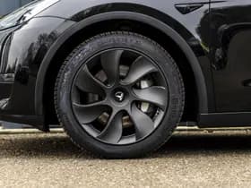 Tesla Model Y Long Range AWD 75 kWh thumbnail 9