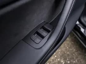 Tesla Model Y Performance AWD 75 kWh thumbnail 23