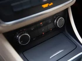 Mercedes-Benz GLA 180 Ambition , Trekhaak, Leer, Achteruitrijcamera thumbnail 14