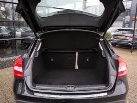 Mercedes-Benz GLA 180 Ambition , Trekhaak, Leer, Achteruitrijcamera thumbnail 15
