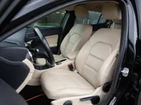 Mercedes-Benz GLA 180 Ambition , Trekhaak, Leer, Achteruitrijcamera thumbnail 3