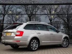 Škoda Octavia Combi 1.6 TDI Greentech Edition Businessline , Panoramadak, Trekhaak, Achteruitrijcamera, thumbnail 2