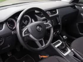 Škoda Octavia Combi 1.6 TDI Greentech Edition Businessline , Panoramadak, Trekhaak, Achteruitrijcamera, thumbnail 5
