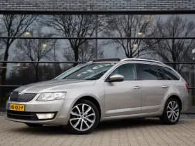 Škoda Octavia Combi 1.6 TDI Greentech Edition Businessline , Panoramadak, Trekhaak, Achteruitrijcamera, thumbnail 7