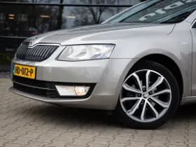 Škoda Octavia Combi 1.6 TDI Greentech Edition Businessline , Panoramadak, Trekhaak, Achteruitrijcamera, thumbnail 8