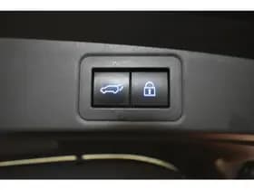 Toyota Corolla 1.8 Hybrid Premium Head-Up Virtual EL aKlep Bi-Tone Cam Cruise Stoel + Stuur Ver Navi thumbnail 2