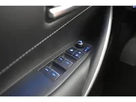 Toyota Corolla 1.8 Hybrid Premium Head-Up Virtual EL aKlep Bi-Tone Cam Cruise Stoel + Stuur Ver Navi thumbnail 22