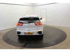 Kia E-Niro DynamicLine 64 kWh 100% SOH Warmtepomp 3-Fase Laden Camera Winterpack thumbnail 11