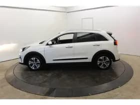 Kia E-Niro DynamicLine 64 kWh 100% SOH Warmtepomp 3-Fase Laden Camera Winterpack thumbnail 10