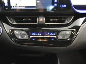 Toyota C-HR 1.8 Hybr Bi-Tone Plus APK 03-2027 VolLeder JBL Sound Camera Stoel Ver Dhoek Detectie thumbnail 27