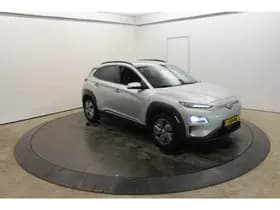 Hyundai Kona EV Premium 64 kWh Warmtepomp Trekhaak SOH 100% 3-Fase CCS Laden Leder Camera thumbnail 18