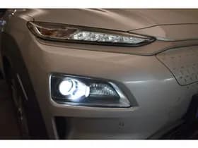 Hyundai Kona EV Premium 64 kWh Warmtepomp Trekhaak SOH 100% 3-Fase CCS Laden Leder Camera thumbnail 33